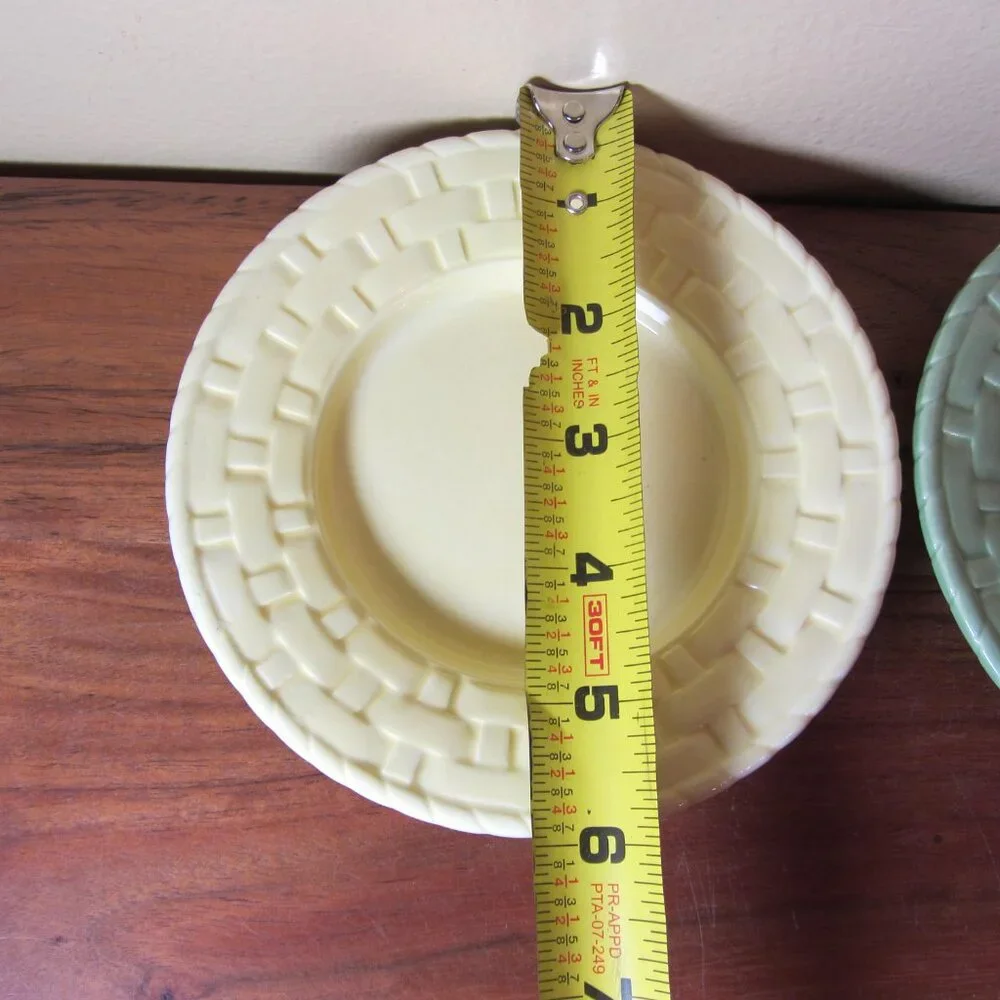 white barn woven ceramic candle plate green & yellow - pair of 2 (W5856) - Picture 2 of 9